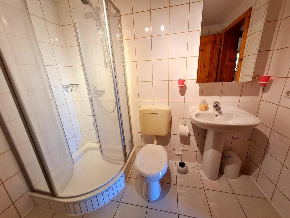 Alte Und Neue Buednerei Apartamento Groß Zicker Exterior foto