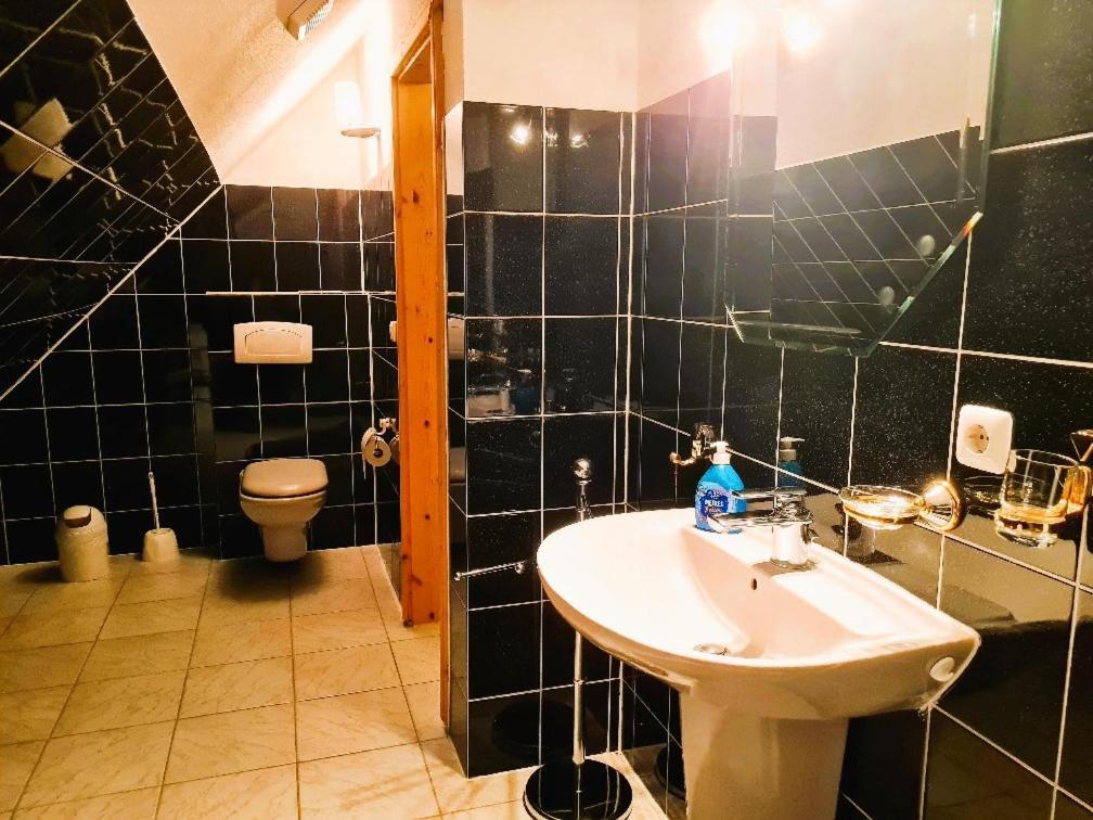 Alte Und Neue Buednerei Apartamento Groß Zicker Exterior foto