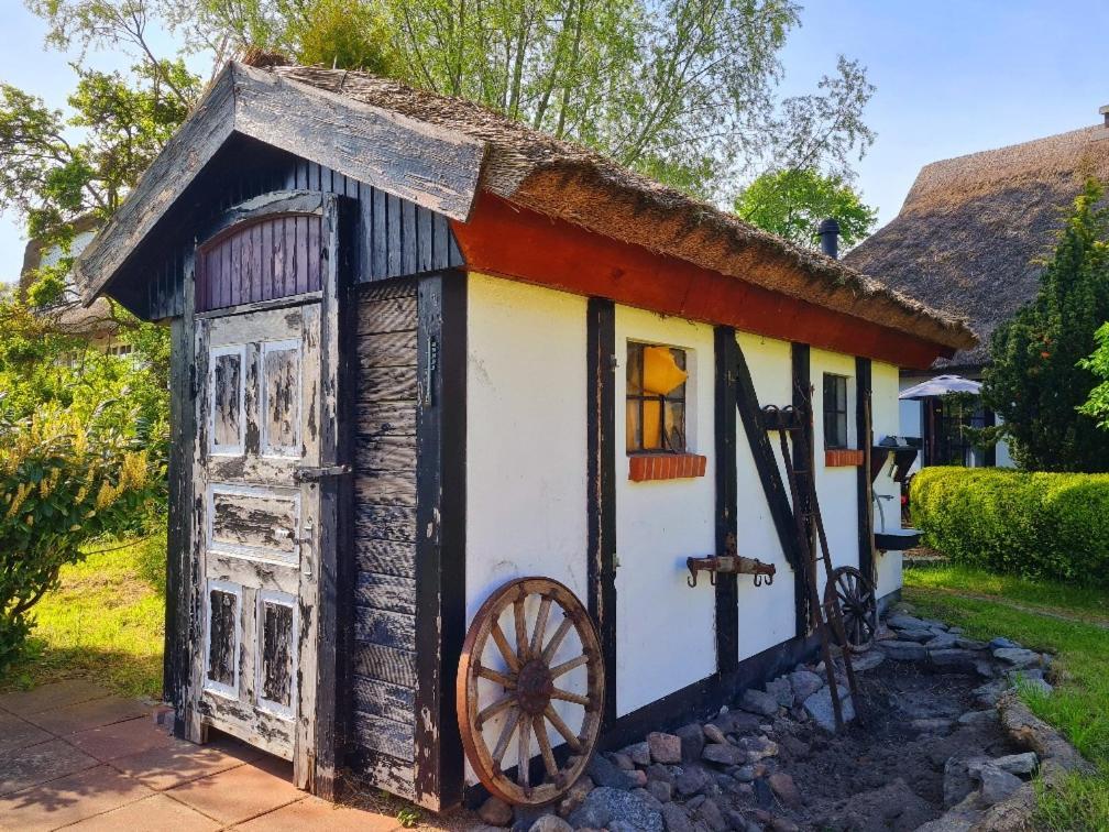 Alte Und Neue Buednerei Apartamento Groß Zicker Exterior foto
